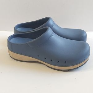 Dansko Size 38 Kane Eva Clogs Blue Rubber Good Condition